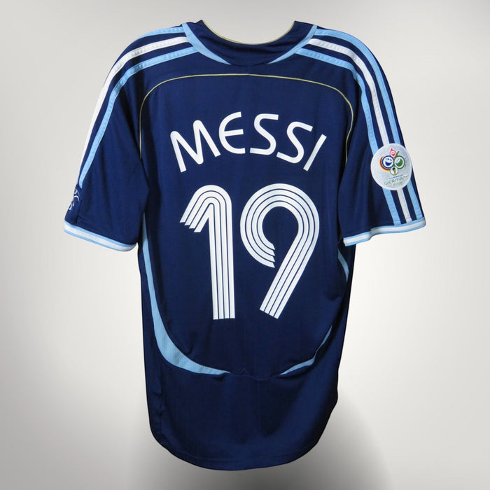 Vintage Argentina 2006-2007 Away football shirt with Messi 19 print, size L | Nostalgic Football Shirts