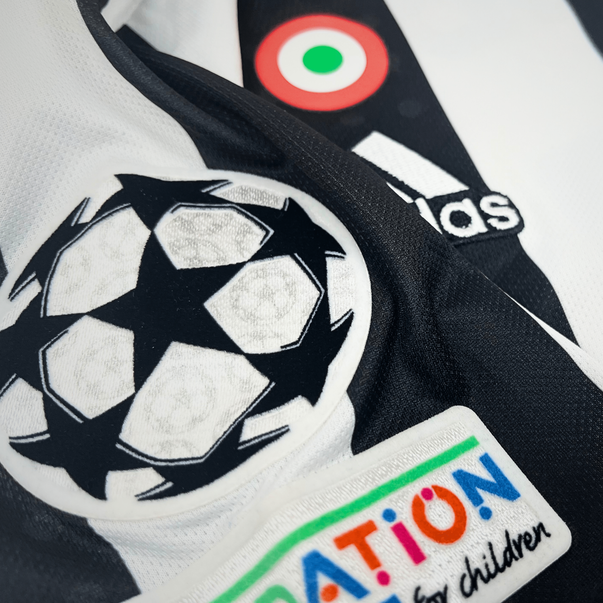 Juventus 2021-22 Home De Ligt #4 Shirt S