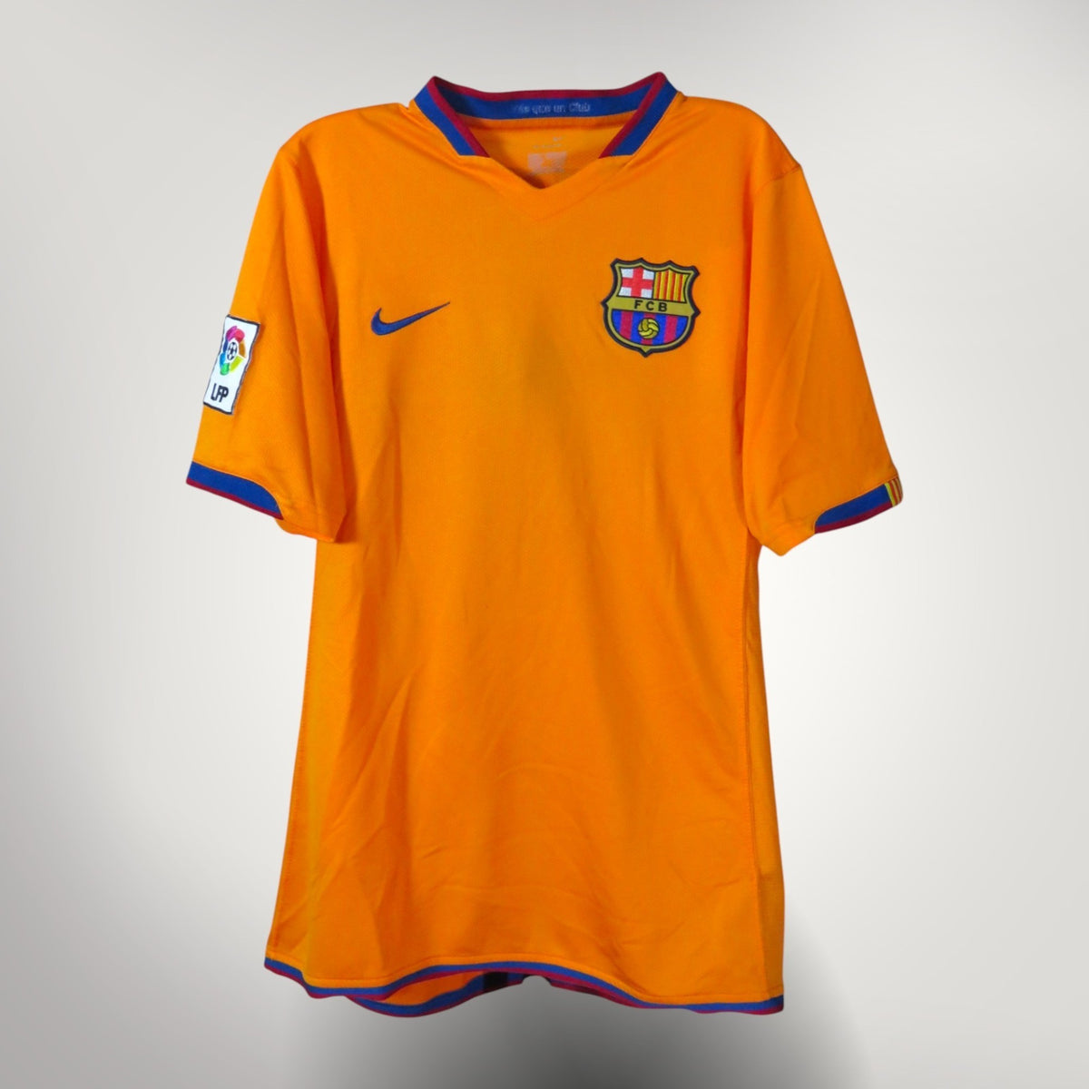 Authentic Nike FC Barcelona 2006-2007 Away shirt, Messi 19 on the back, size S, product code 146982 | Nostalgic Football Shirts