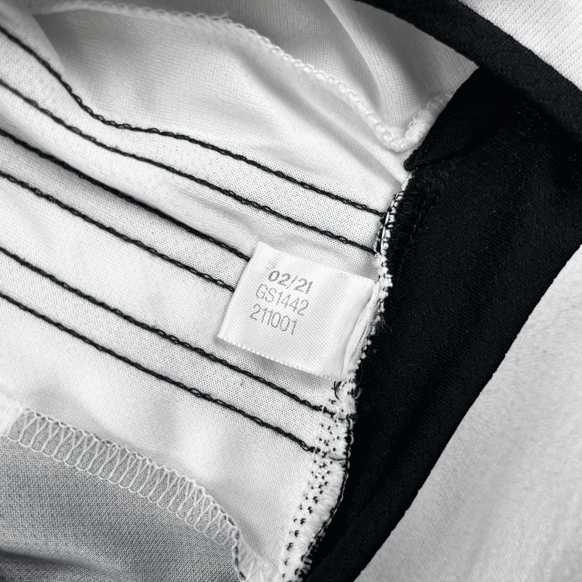 Juventus 2021-22 Home De Ligt #4 Shirt S