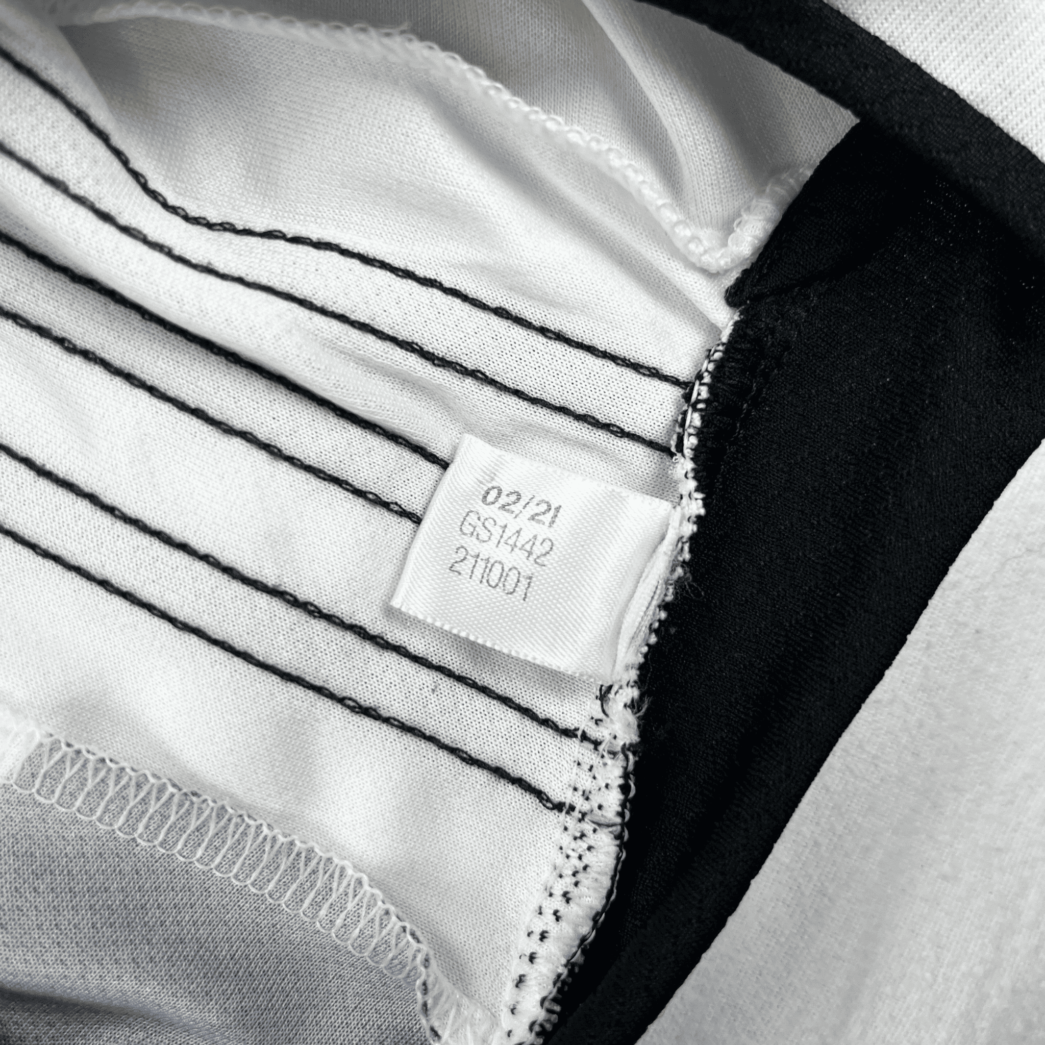 Juventus 2021-22 Home De Ligt #4 Shirt S