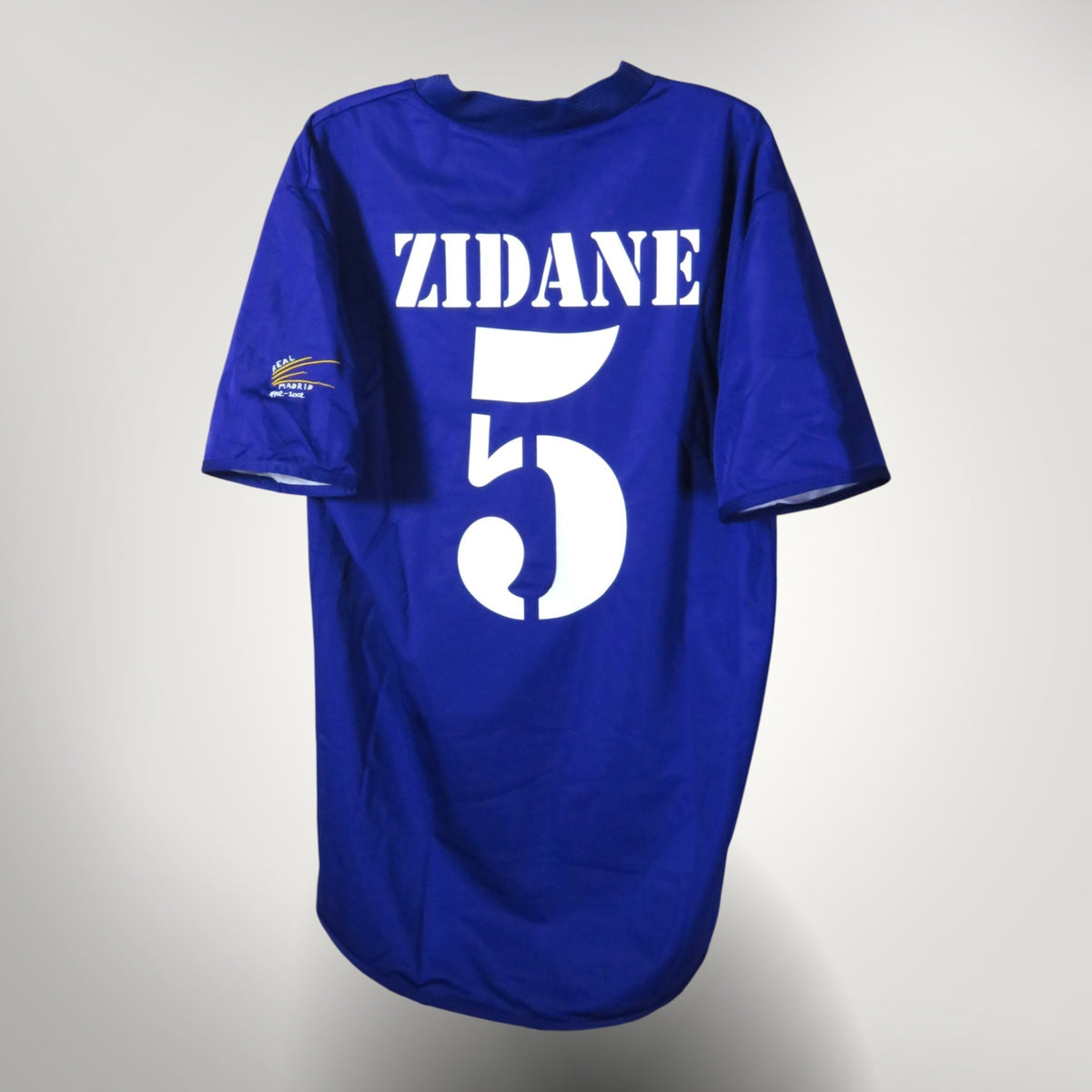 Vintage Real Madrid 2002-2003 Centenary Third football shirt with Zidane 5 print, size L, product code 156649 | Nostalgic Football Shirts