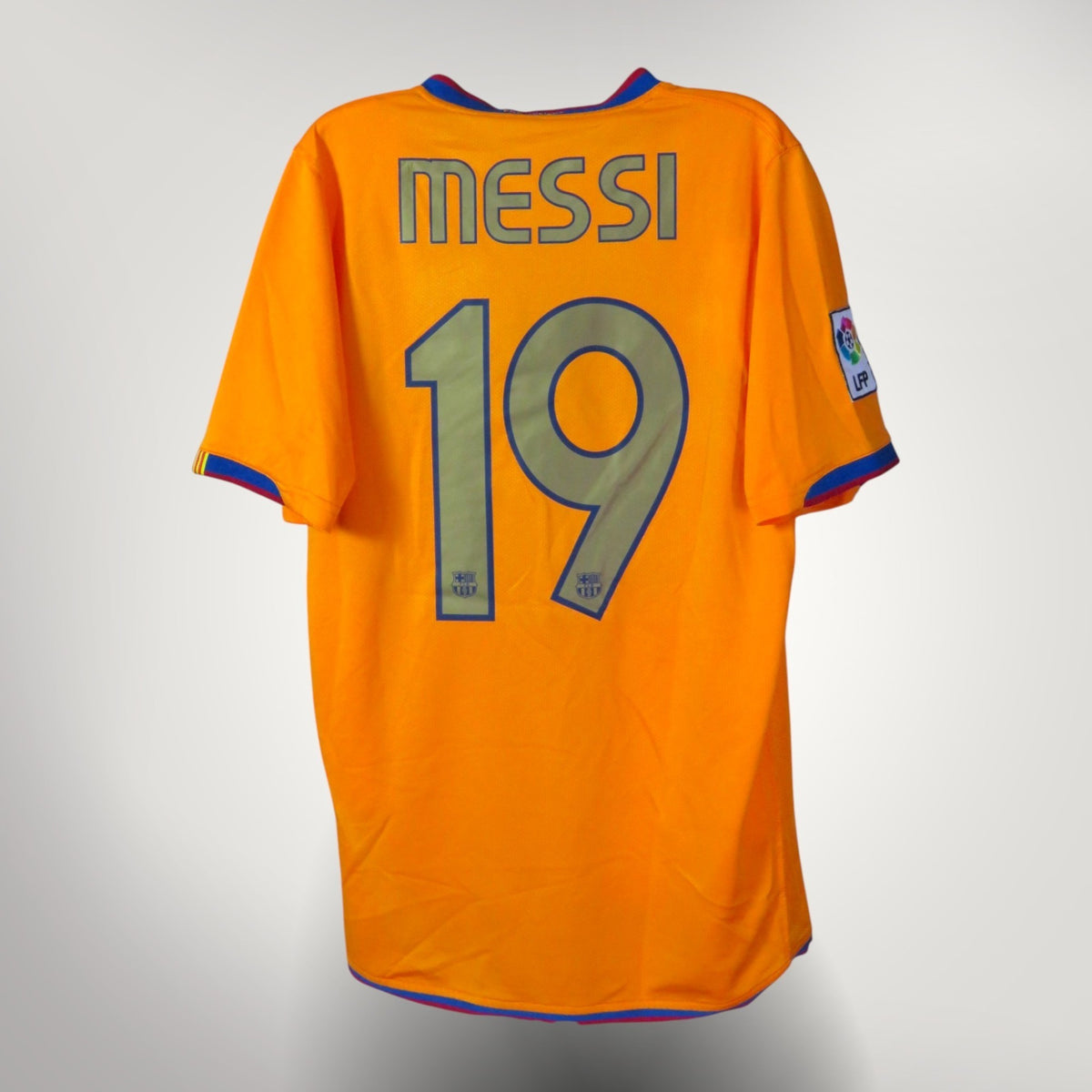 Vintage FC Barcelona 2006-2007 Away football shirt with Messi 19 print, size S, product code 146982 | Nostalgic Football Shirts