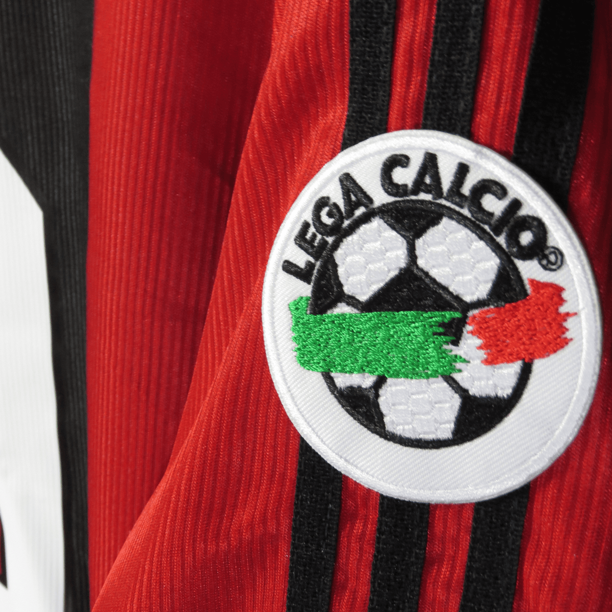 Vintage AC Milan 1998-2000 Home football shirt with Weah 9 print, size M | Nostalgic Football Shirts