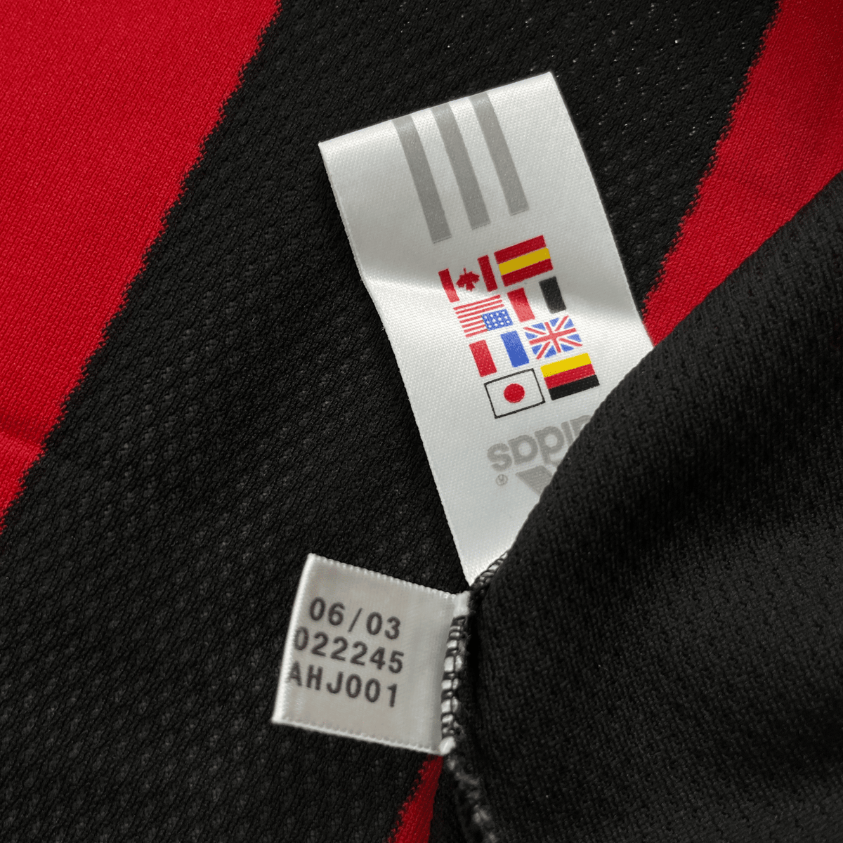 Authentic Adidas AC Milan 2003-2004 Home shirt, Kaka 22 on the back, size M | Nostalgic Football Shirts