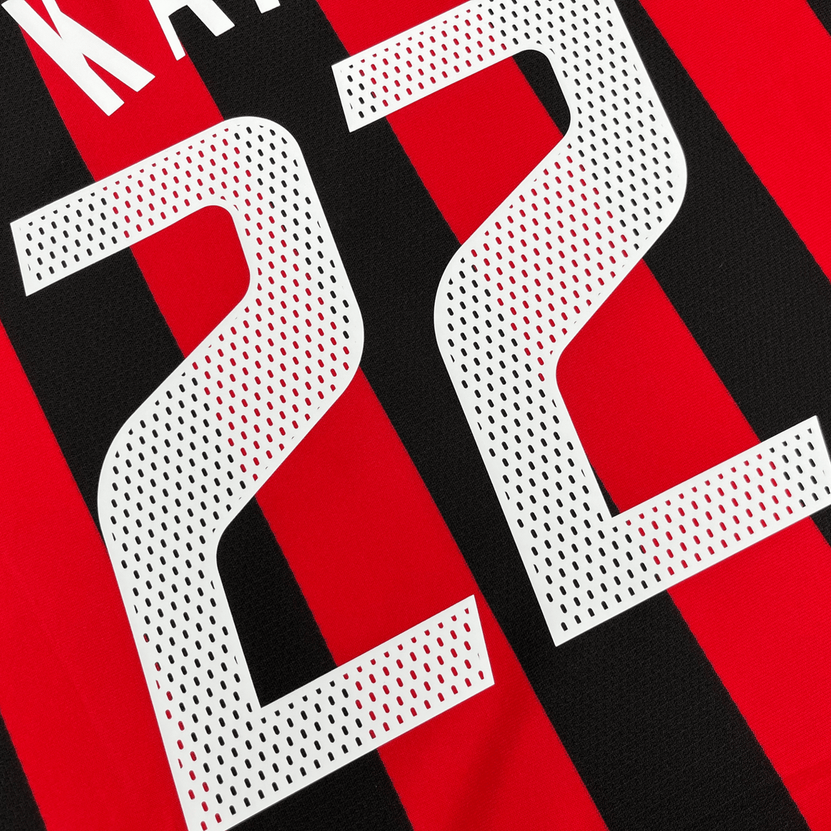 Original AC Milan 2003-2004 Home football shirt, size M, Kaka 22 | Nostalgic Football Shirts