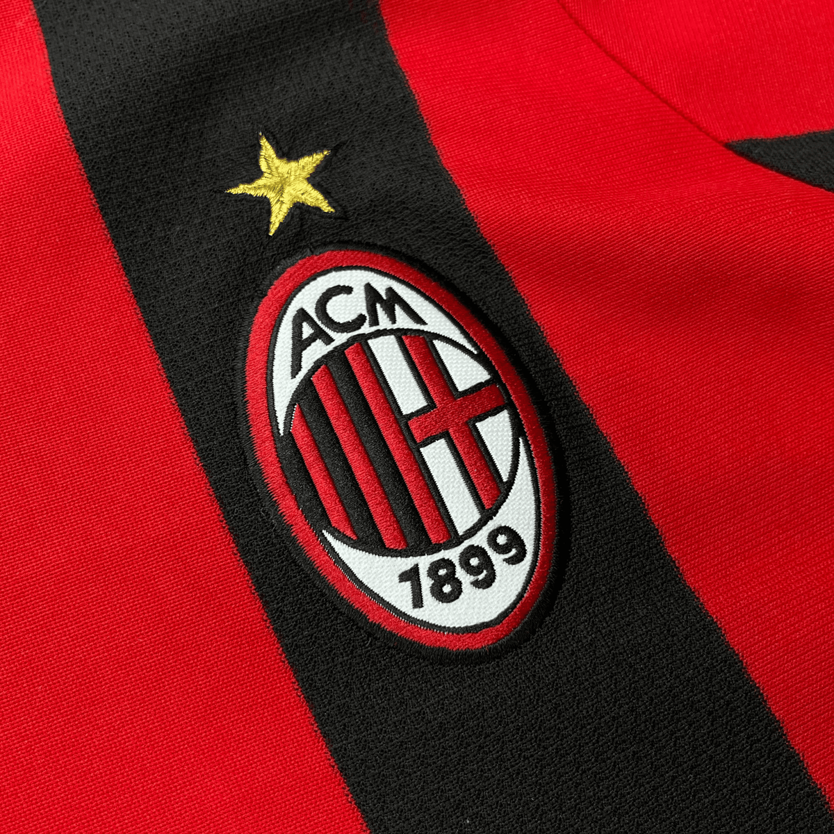 Vintage AC Milan 2003-2004 Home football shirt with Kaka 22 print, size M | Nostalgic Football Shirts