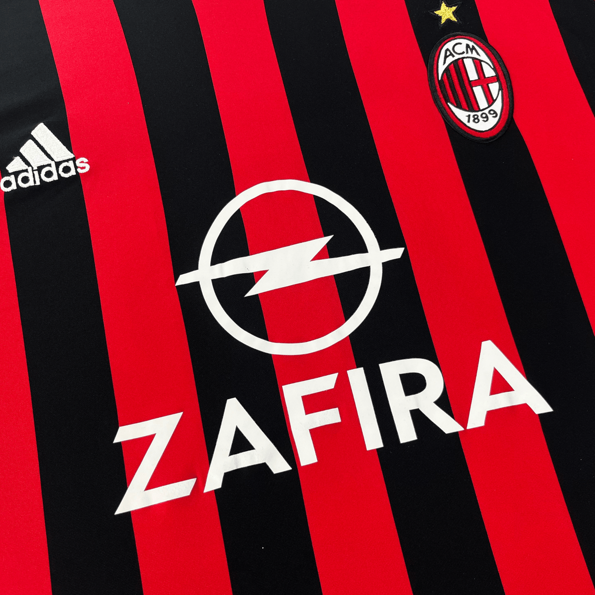 Original AC Milan 2005-2006 Home football shirt, size L, Kaka 22 | Nostalgic Football Shirts