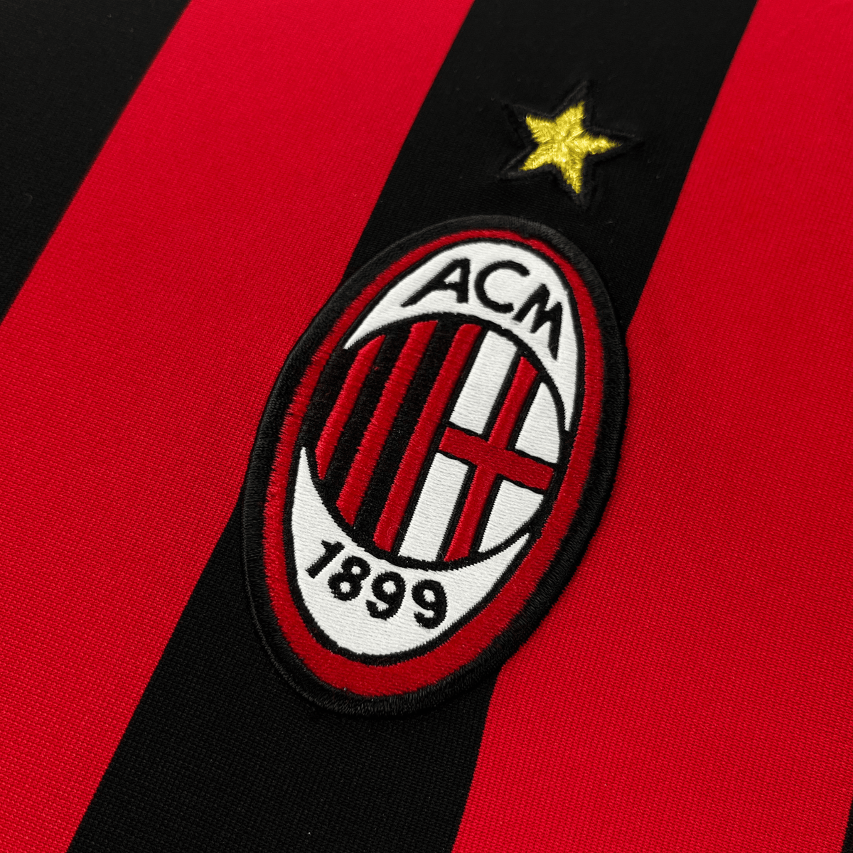 Vintage AC Milan 2005-2006 Home football shirt with Kaka 22 print, size L | Nostalgic Football Shirts