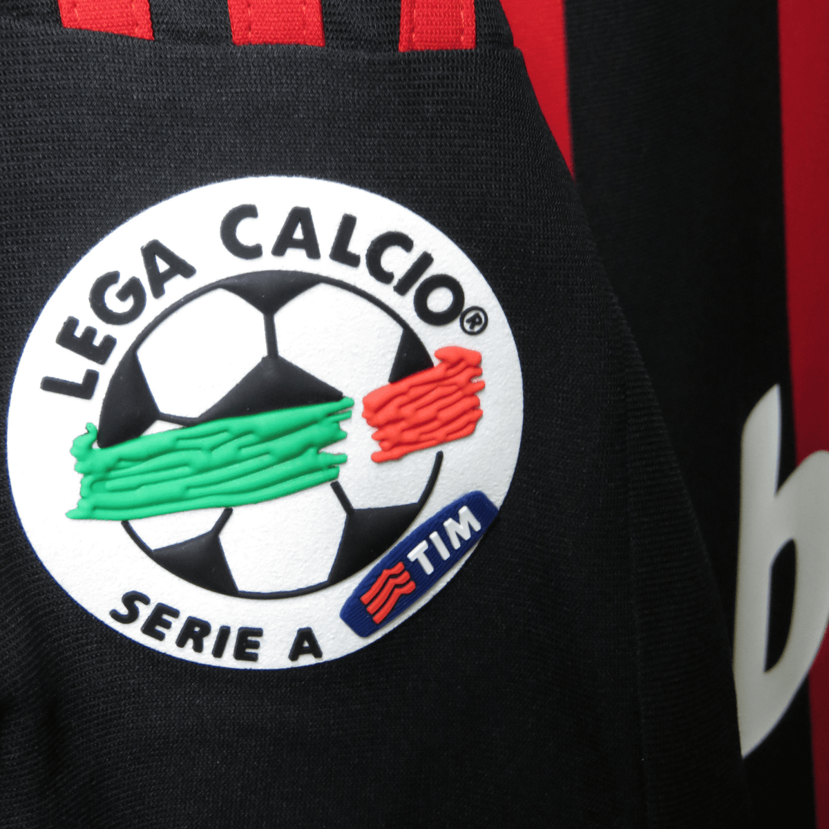 Vintage AC Milan 2008-2009 Home football shirt with Beckham 32 print, size M | Nostalgic Football Shirts