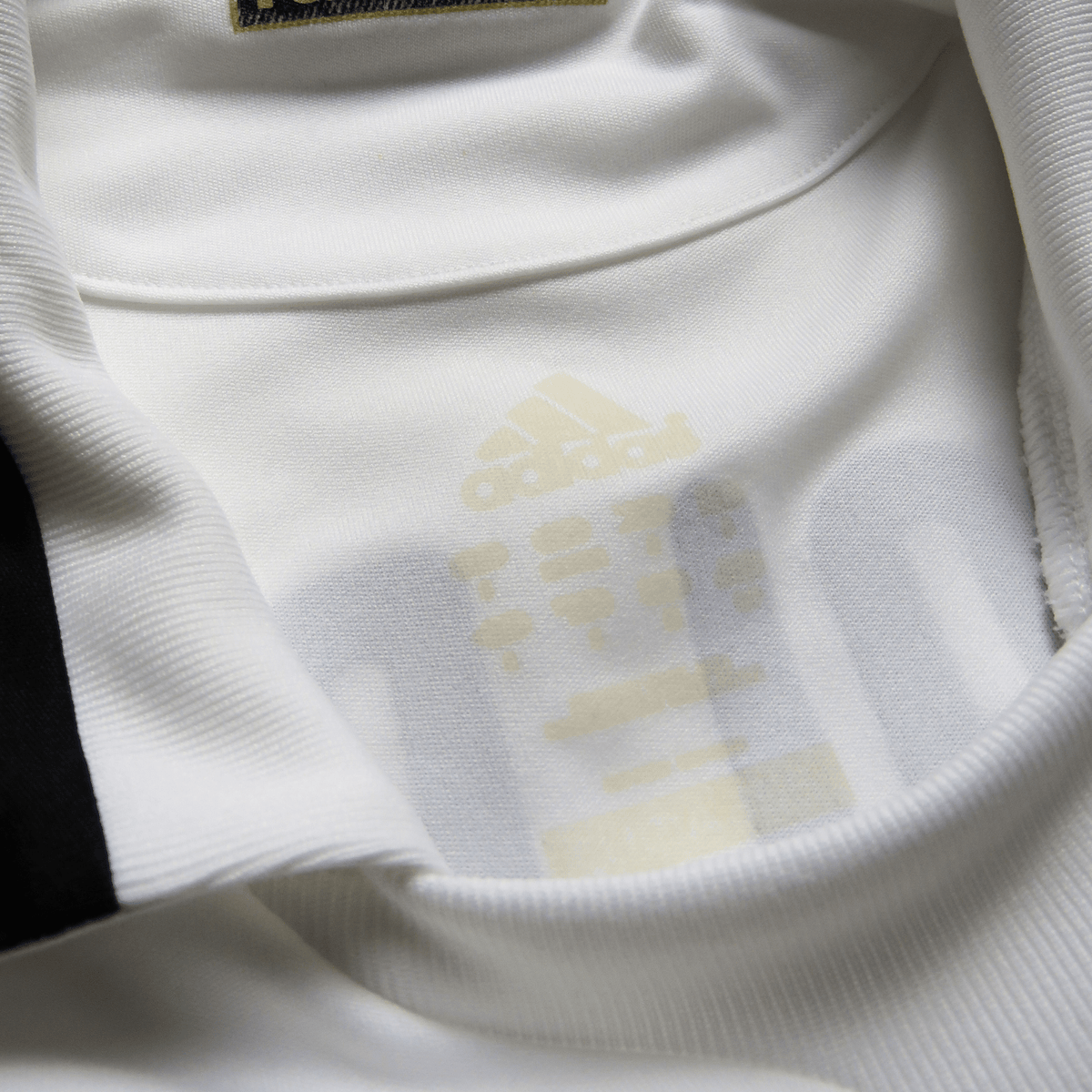 Vintage AC Milan 2009-2010 Away football shirt with Ronaldinho 80 print, size S | Nostalgic Football Shirts