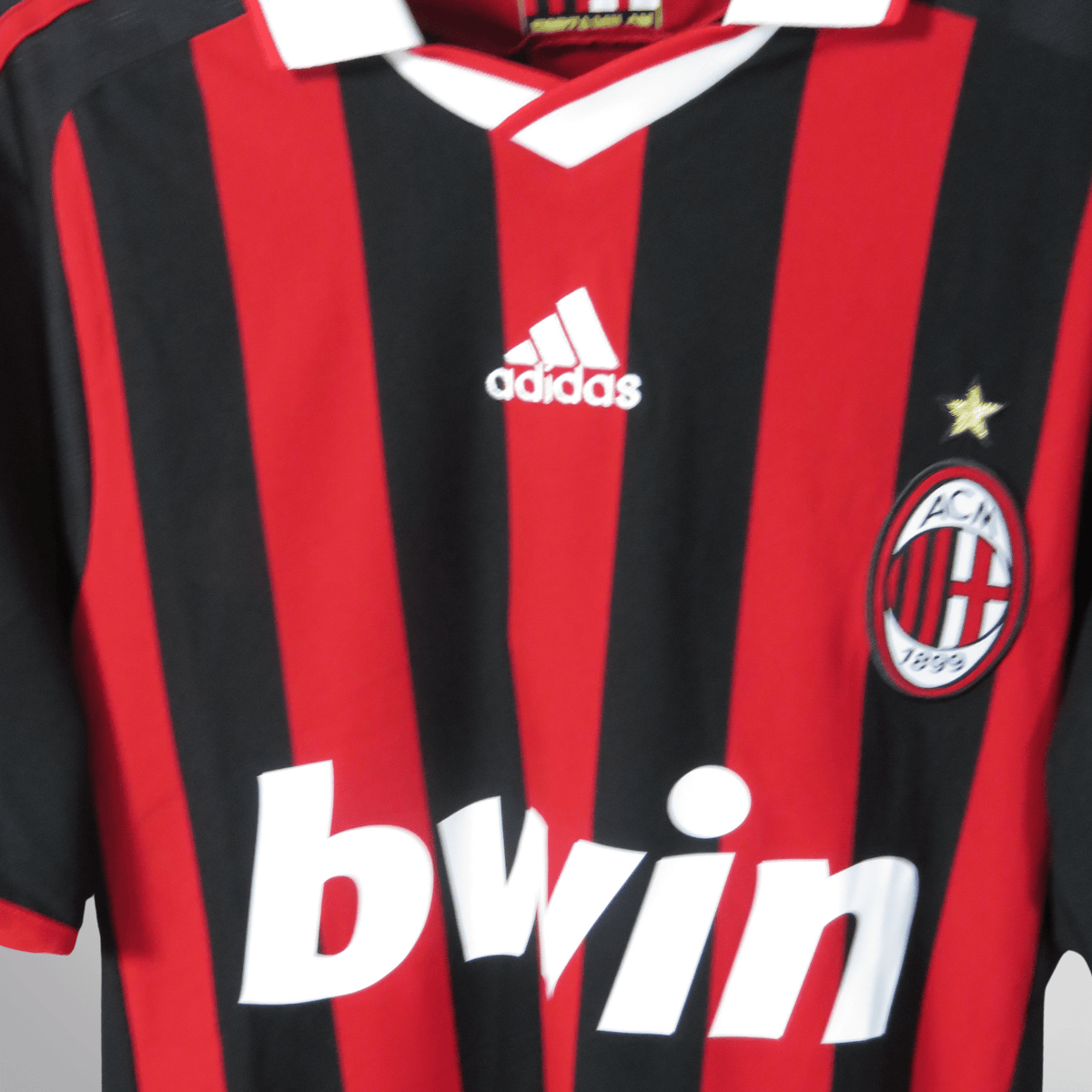 Original AC Milan 2009-2010 Home football shirt, size S, Beckham 32 | Nostalgic Football Shirts