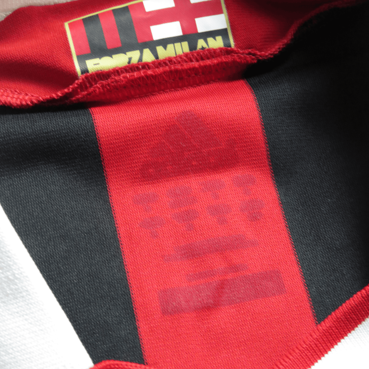 Authentic Adidas AC Milan 2009-2010 Home shirt, Beckham 32 on the back, size S | Nostalgic Football Shirts