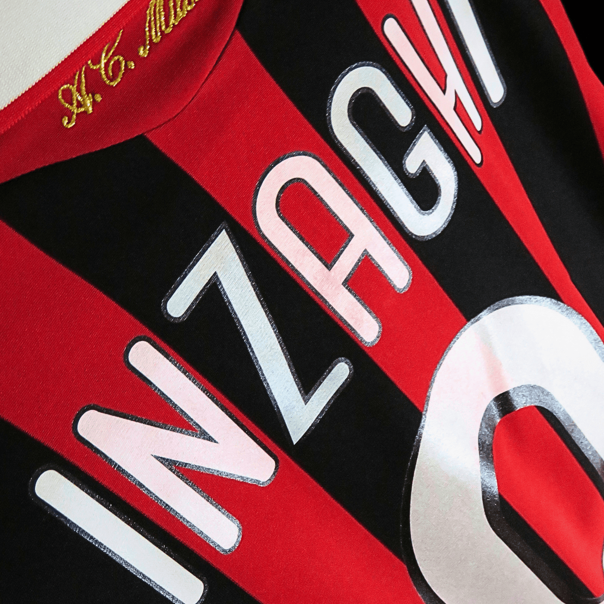 Original AC Milan 2009-2010 Home football shirt, size M, Inzaghi 9, product code E84210 | Nostalgic Football Shirts