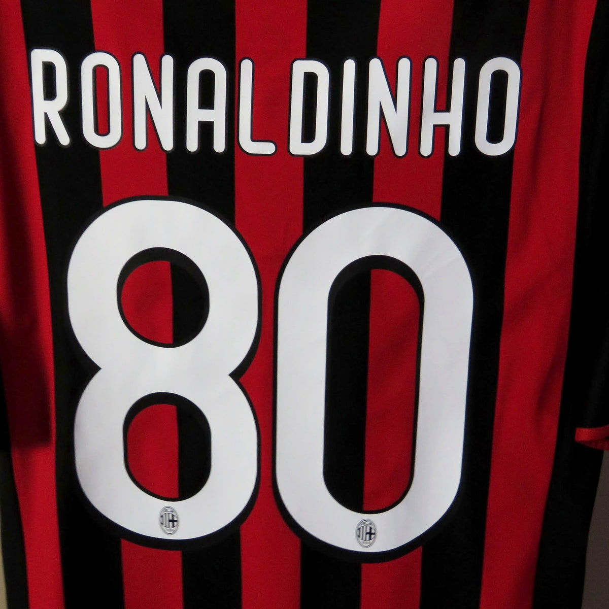 AC Milan 2009-2010 Home shirt, Ronaldinho 80, Adidas, size S, product code E84210 | Nostalgic Football Shirts