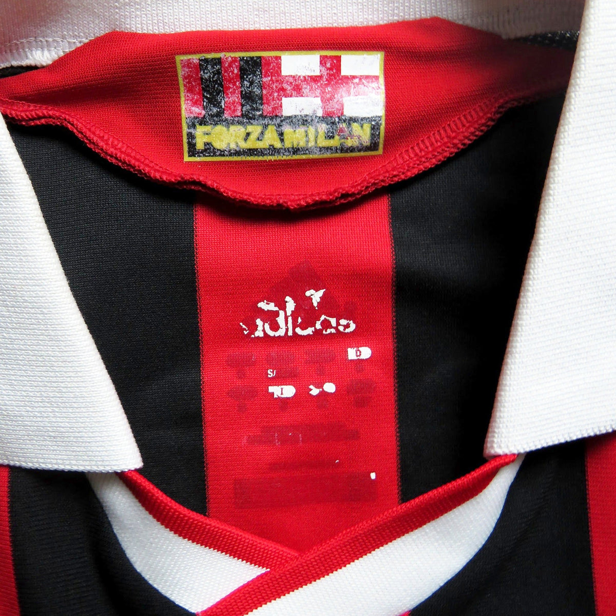 AC Milan 2009-2010 Home shirt, Ronaldinho 80, Adidas, size S, product code E84210 | Nostalgic Football Shirts