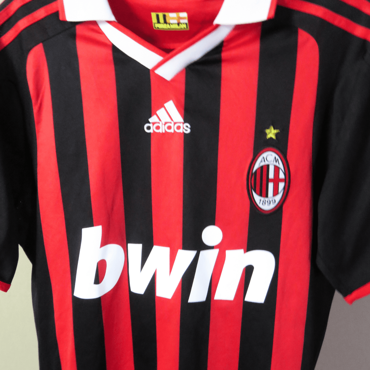Original AC Milan 2009-2010 Home football shirt, size L, Seedorf 10 | Nostalgic Football Shirts