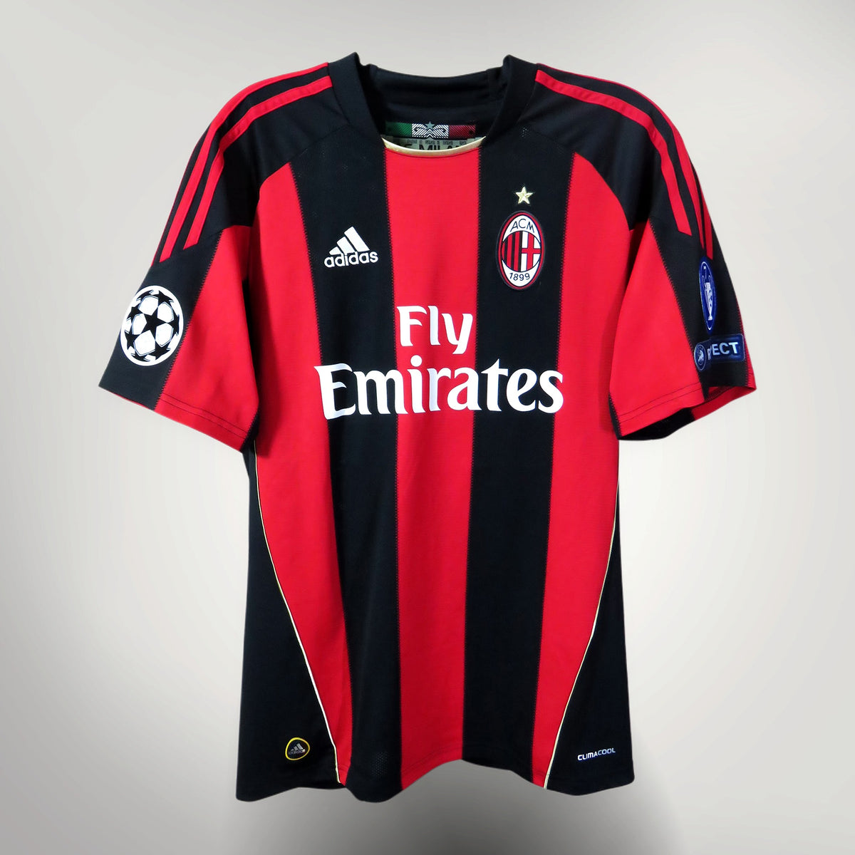 AC Milan 2010-2011 Home shirt, Ibrahimovic 11, Adidas, size M, product code P96288 | Nostalgic Football Shirts