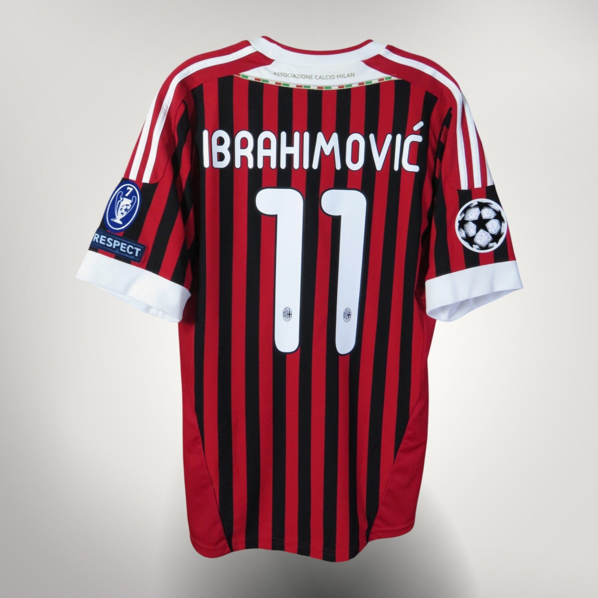 Vintage AC Milan 2011-2012 Home football shirt with Ibrahimovic 11 print, size M, product code V13457 | Nostalgic Football Shirts