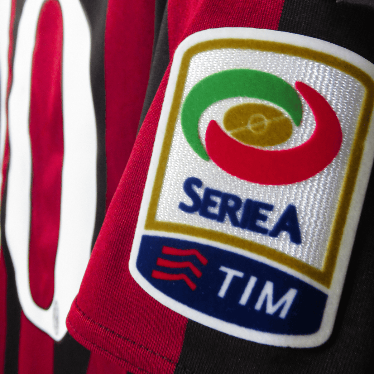 Vintage AC Milan 2015-2016 Home football shirt with Honda 10 print, size M | Nostalgic Football Shirts