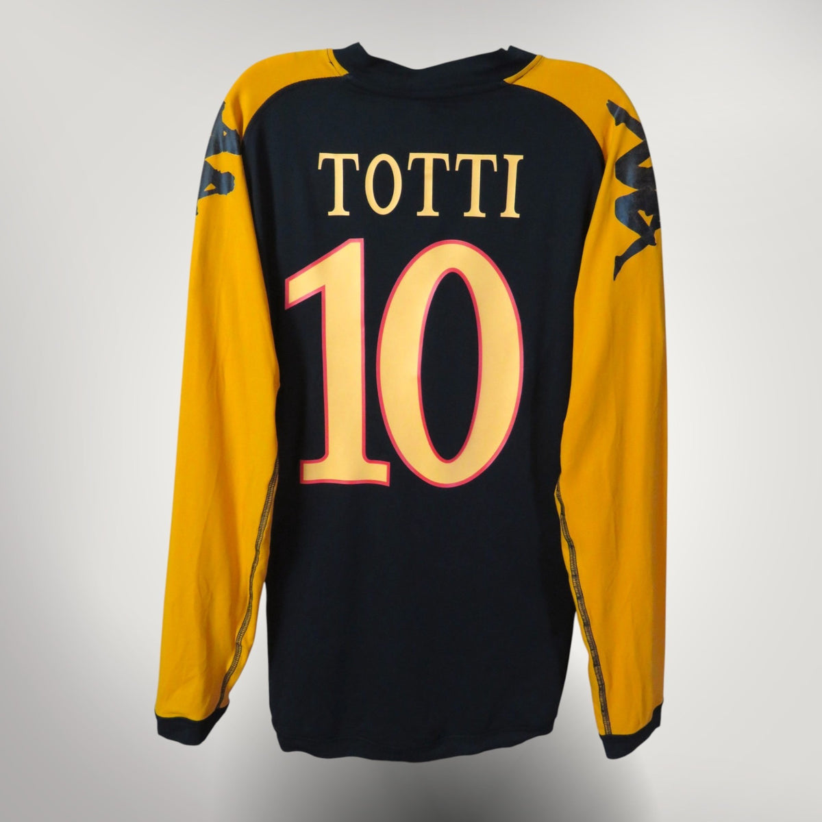 Vintage AS Roma 2010-2011 Third football shirt with Totti 10 print, size M | Nostalgic Football Shirts