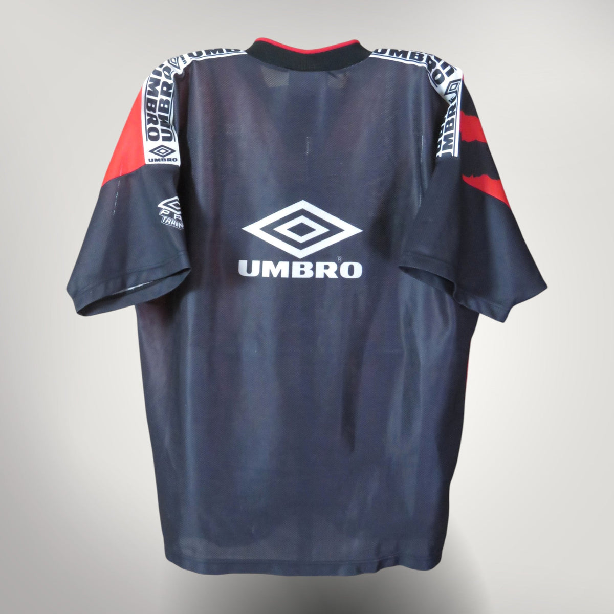 Authentic Umbro Ajax 1996-1997 Training shirt, size S | Nostalgic Football Shirts