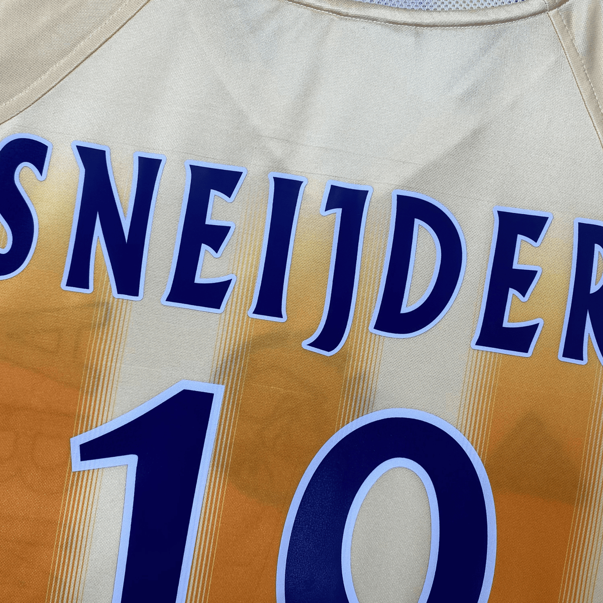 Vintage Ajax 2004-2005 Away football shirt with Sneijder 18 print, size L | Nostalgic Football Shirts