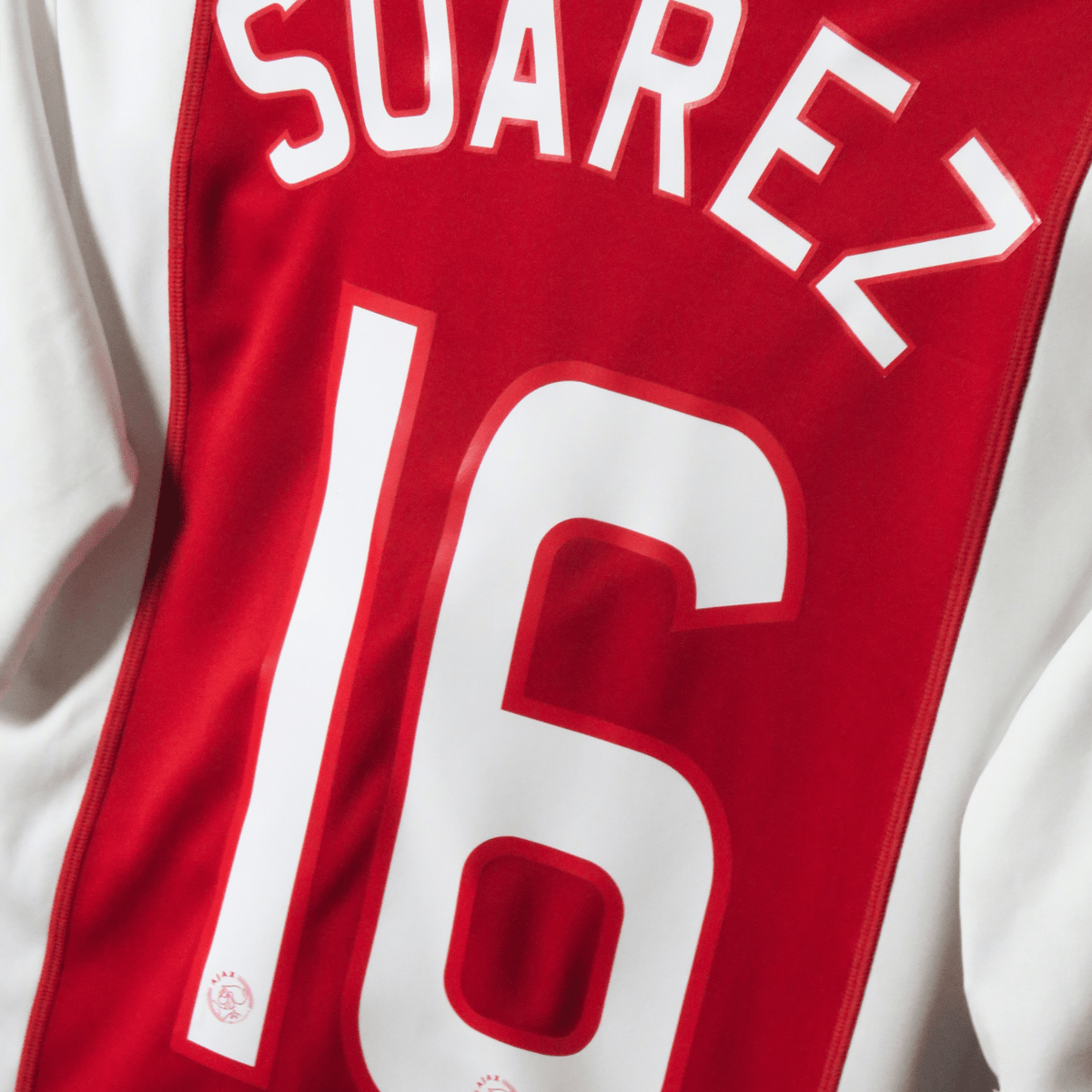 Retro Ajax 2008-2009 Home football jersey by Adidas, Suarez 16, size S | Nostalgic Football Shirts