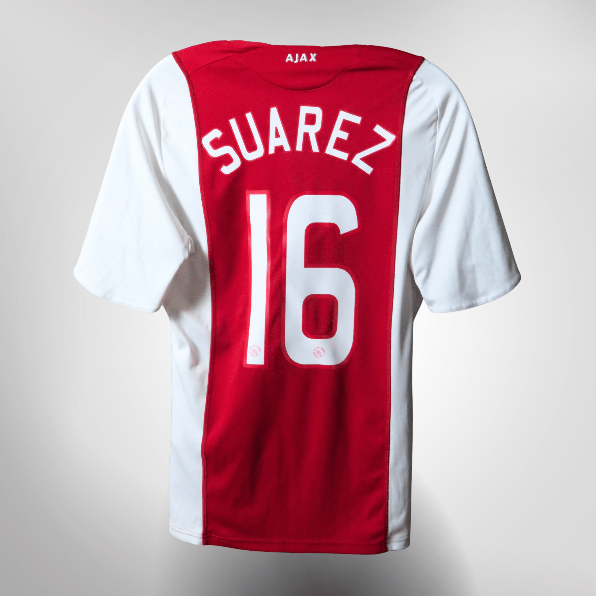 Vintage Ajax 2008-2009 Home football shirt with Suarez 16 print, size S | Nostalgic Football Shirts