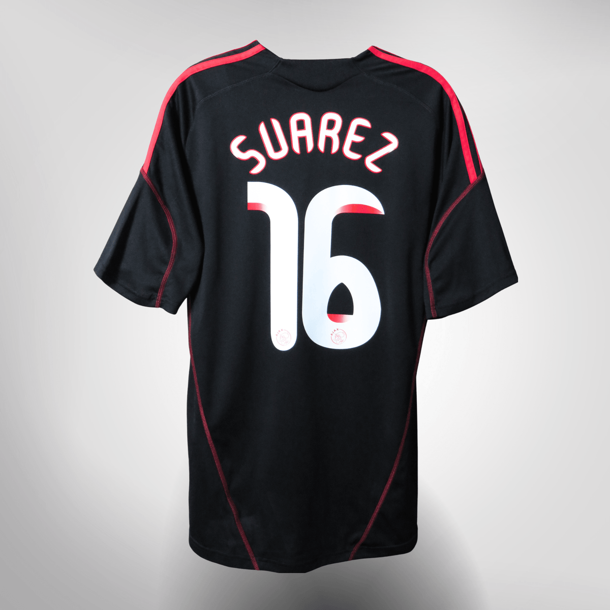 Vintage Ajax 2009-2010 Away football shirt with Suarez 16 print, size M, product code P06638 | Nostalgic Football Shirts