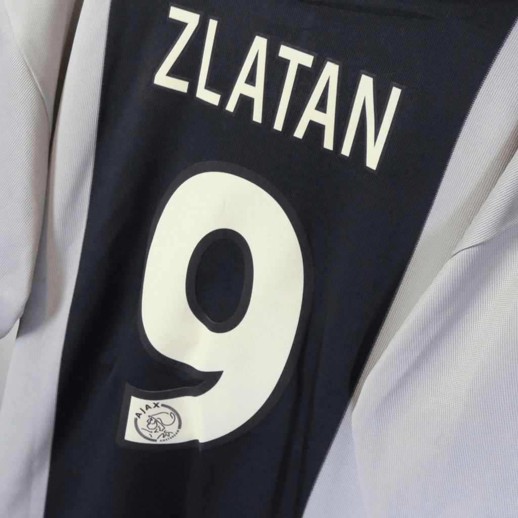 Ajax 2001-02 Away Ibrahimović #9 Shirt XL