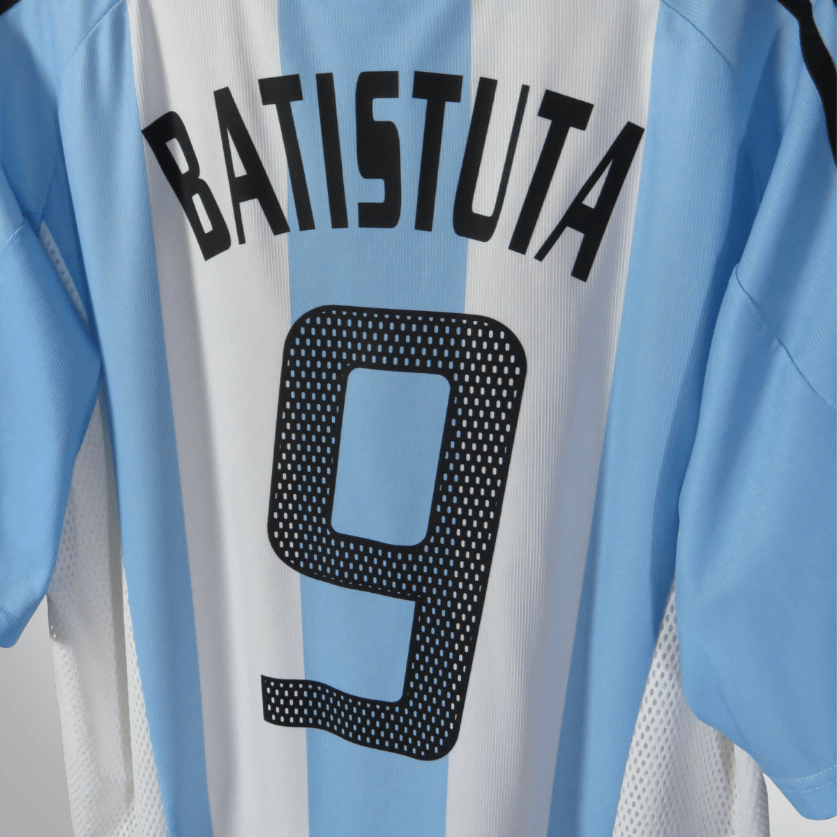 Retro Argentina 2002-2004 Home football jersey by Adidas, Batistuta 9, size XL | Nostalgic Football Shirts