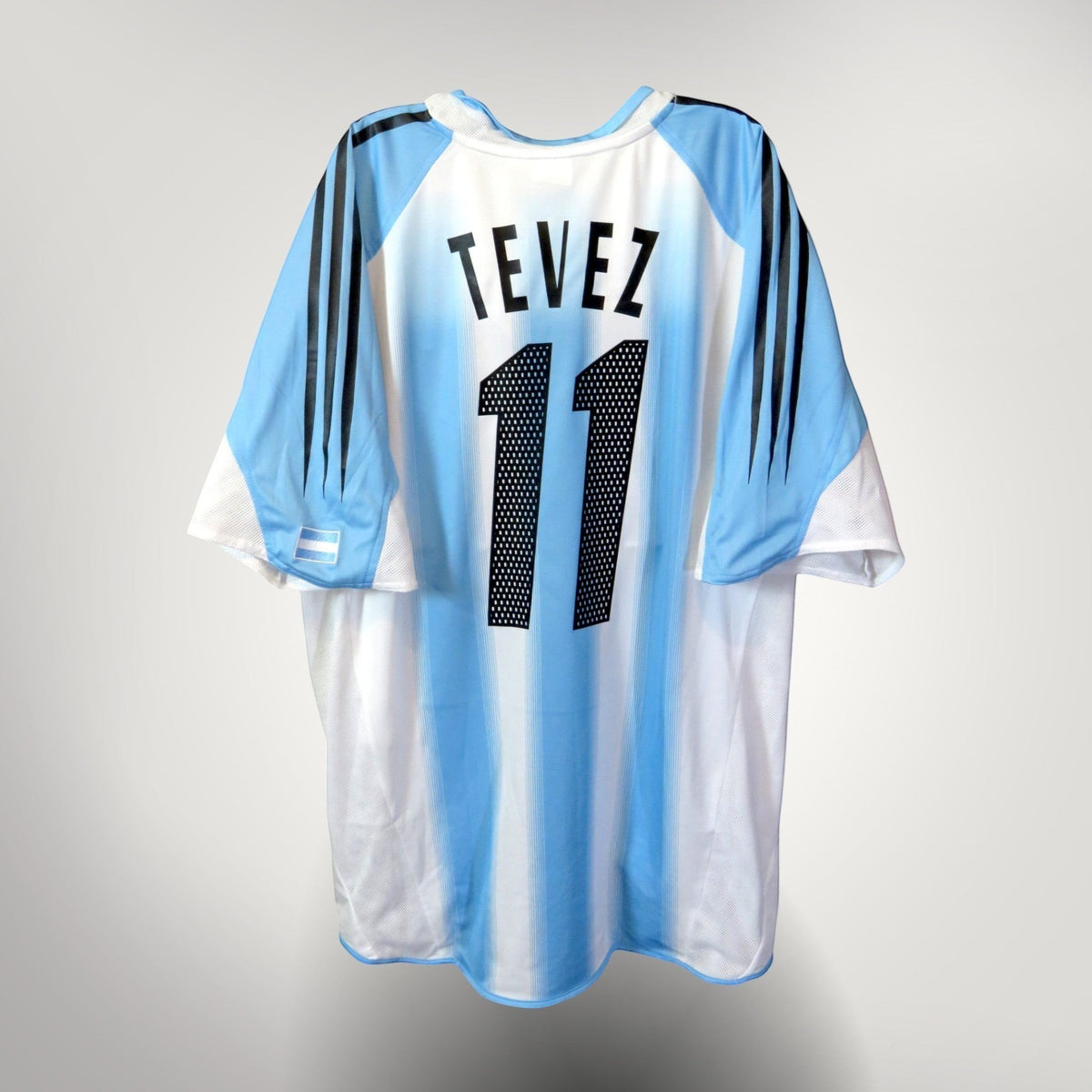 Vintage Argentina 2004-2005 Home football shirt with Tevez 11 print, size XL | Nostalgic Football Shirts