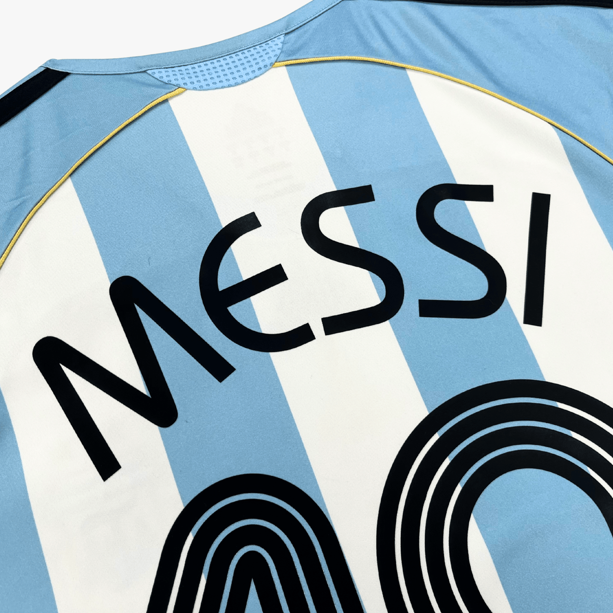 Retro Argentina 2006-2007 Home football jersey by Adidas, Messi 19, size M | Nostalgic Football Shirts
