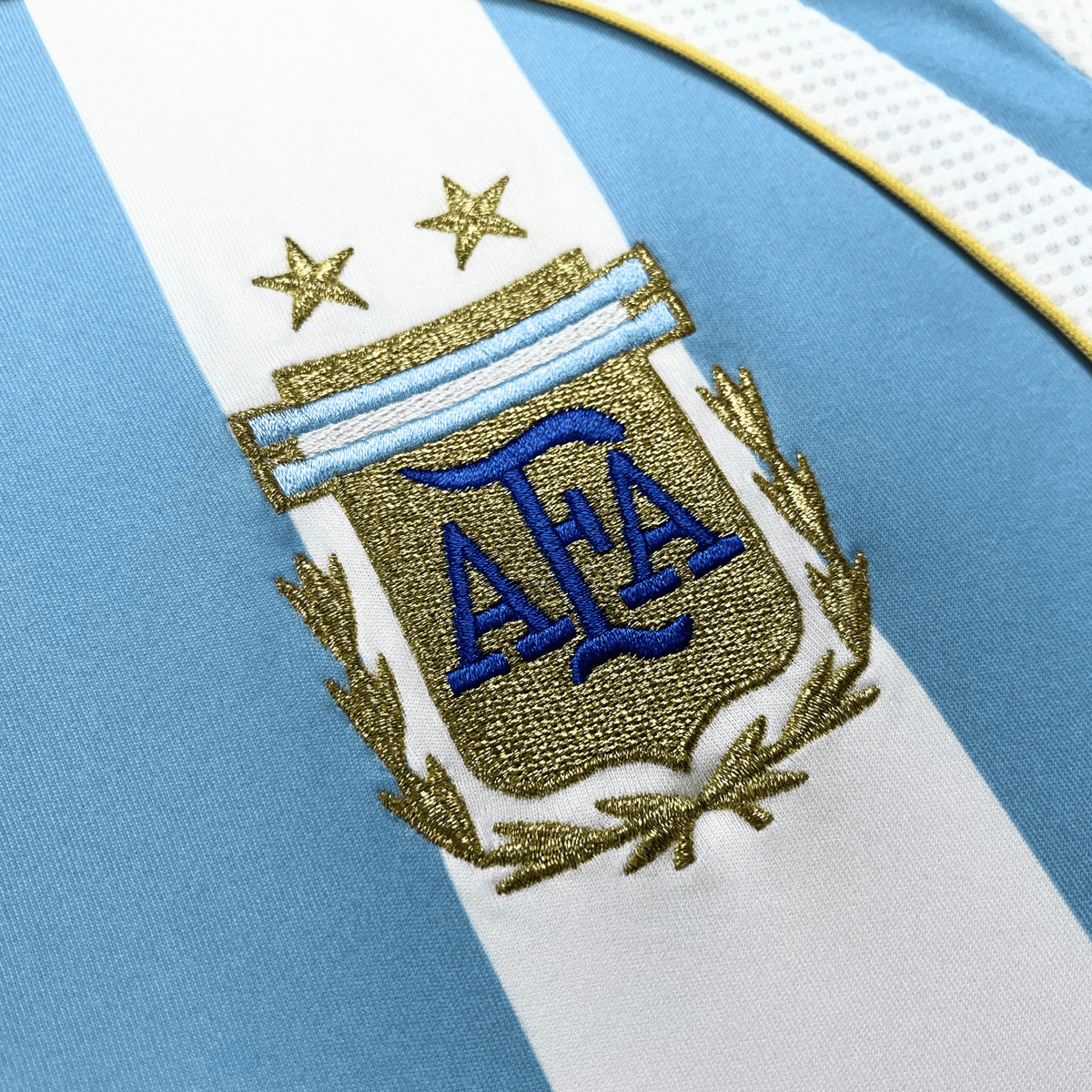 Vintage Argentina 2006-2007 Home football shirt with Messi 19 print, size M | Nostalgic Football Shirts