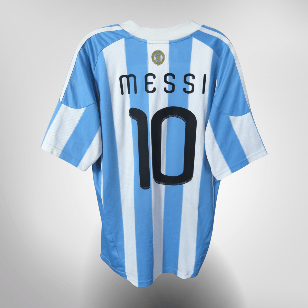 Vintage Argentina 2010-2011 Home football shirt with Messi 10 print, size L | Nostalgic Football Shirts