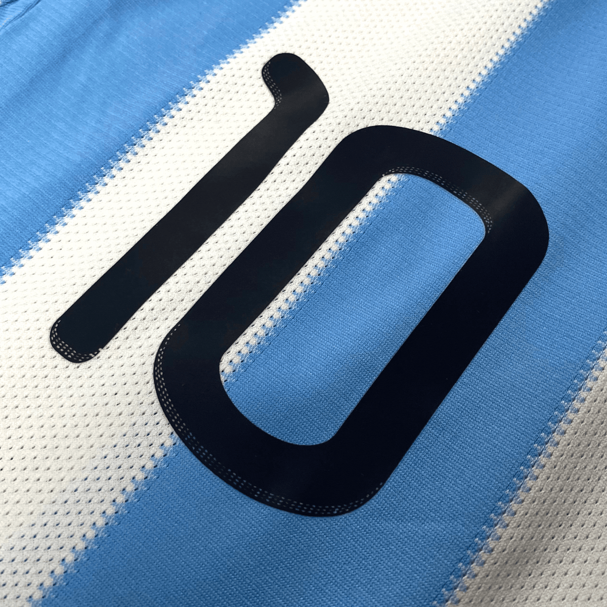 Original Argentina 2010-2011 Home football shirt, size M, Messi 10 | Nostalgic Football Shirts