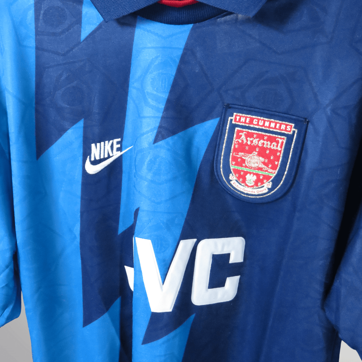 Original Arsenal 1995-1996 Away football shirt, size M, Bergkamp 10 | Nostalgic Football Shirts