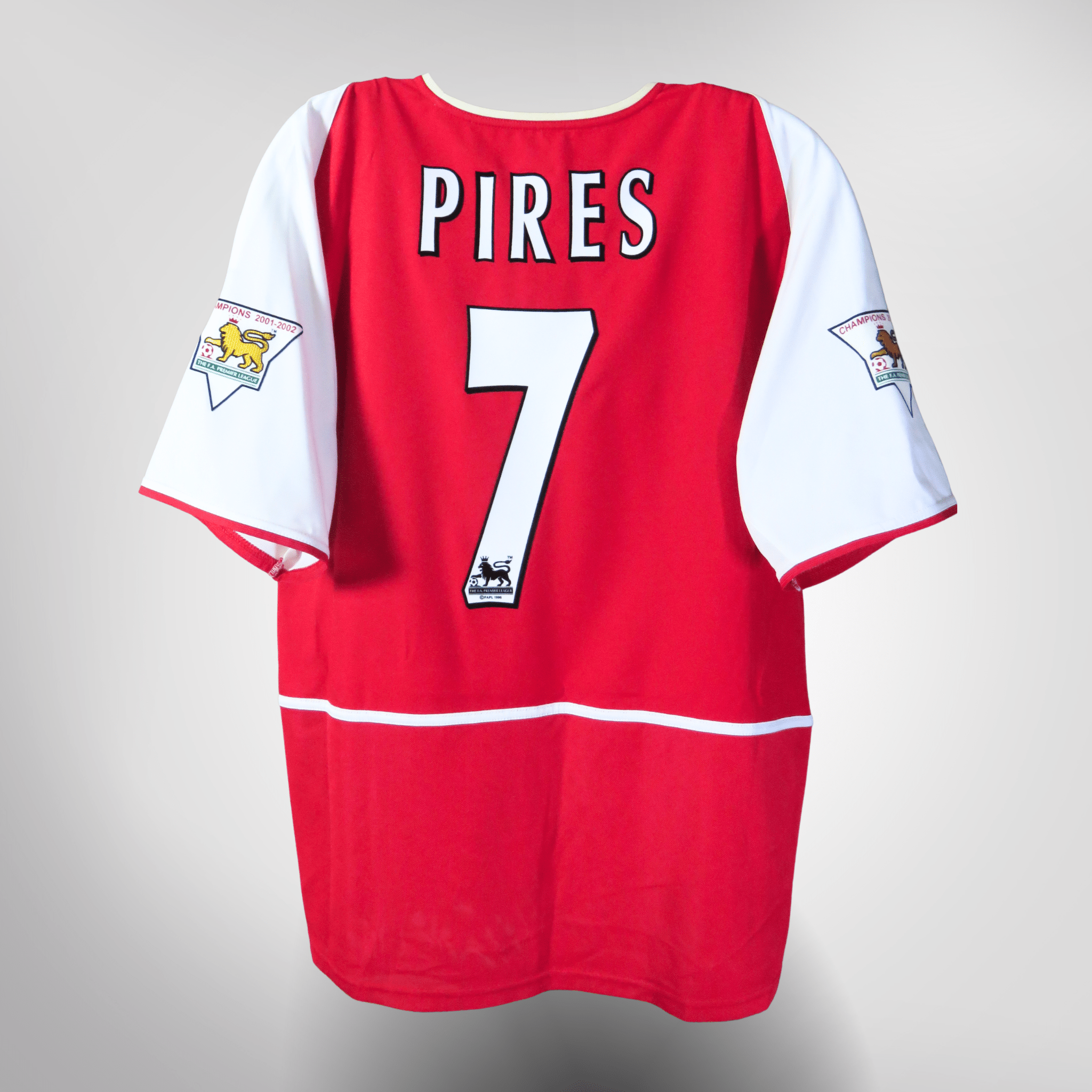 Vintage Arsenal 2002-2004 Home football shirt with Pires 7 print, size L | Nostalgic Football Shirts