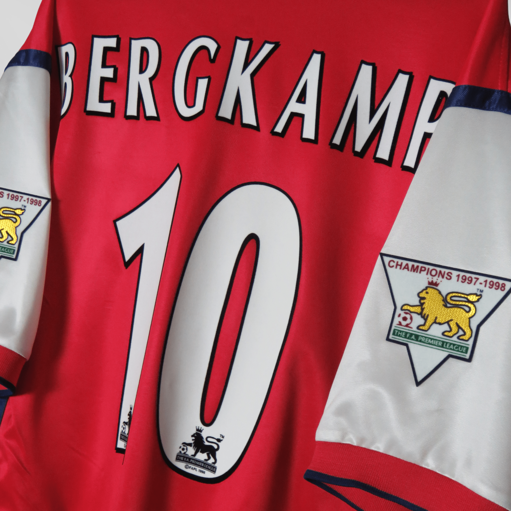 Arsenal 1998-99 Home Bergkamp #10 Shirt L