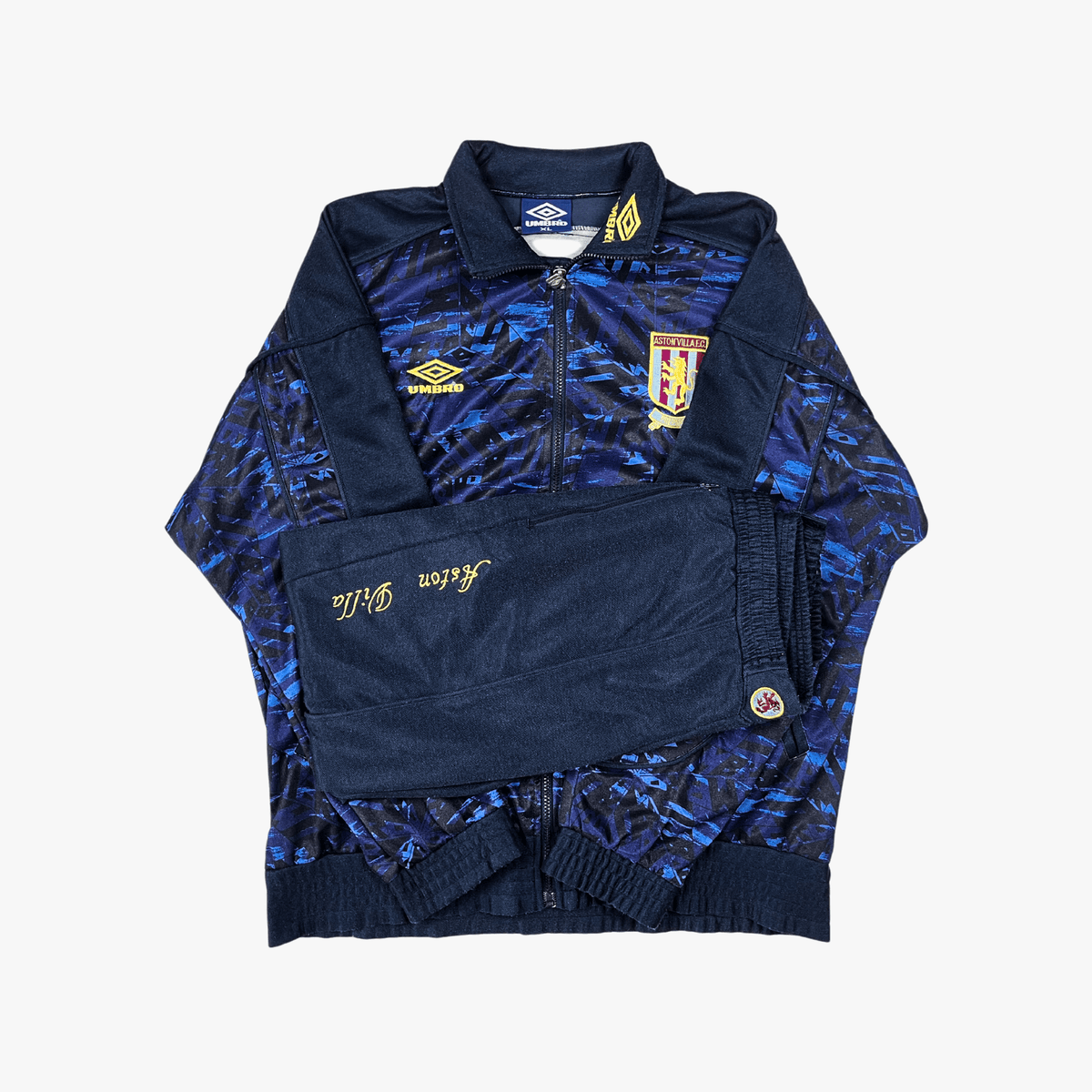 Vintage Aston Villa 1992-1993 tracksuit, size XL | Nostalgic Football Shirts