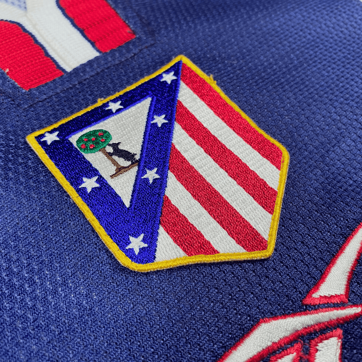 Vintage Atletico Madrid 1998-1999 Away football shirt, size XL | Nostalgic Football Shirts