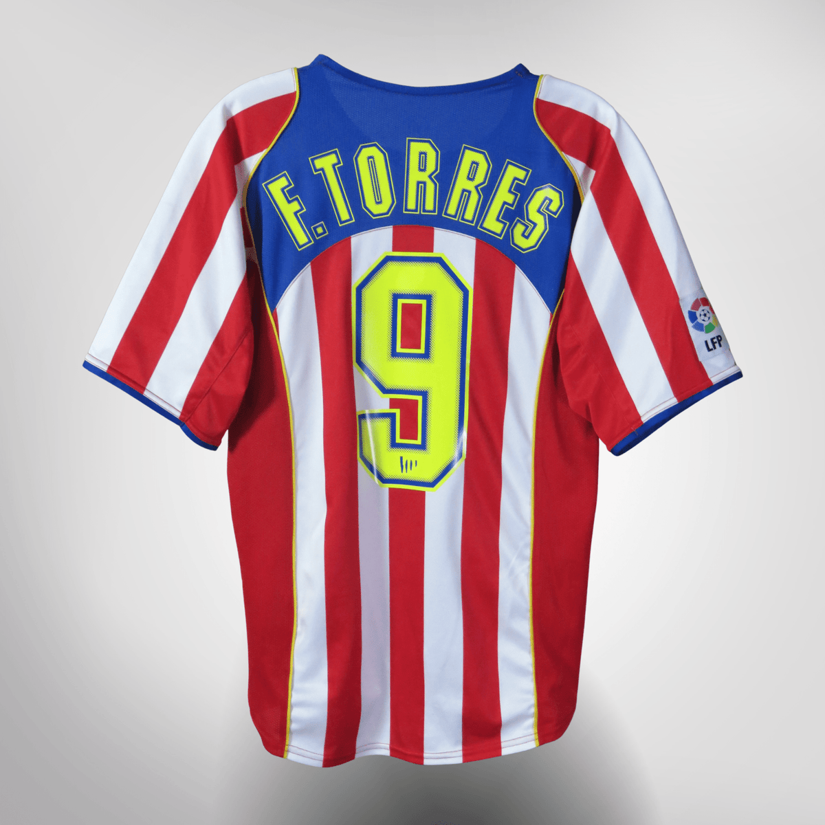 Vintage Atletico Madrid 2004-2005 Home football shirt with Torres 9 print, size S, product code 118920 | Nostalgic Football Shirts