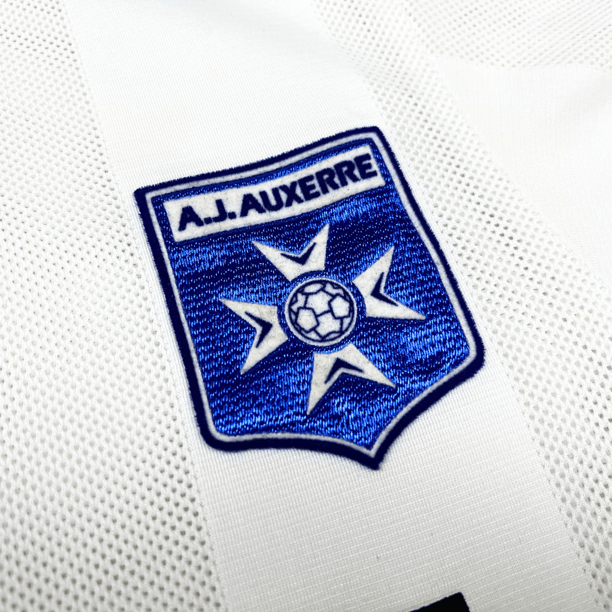 Vintage Auxerre 1997-1998 Home football shirt, size S | Nostalgic Football Shirts