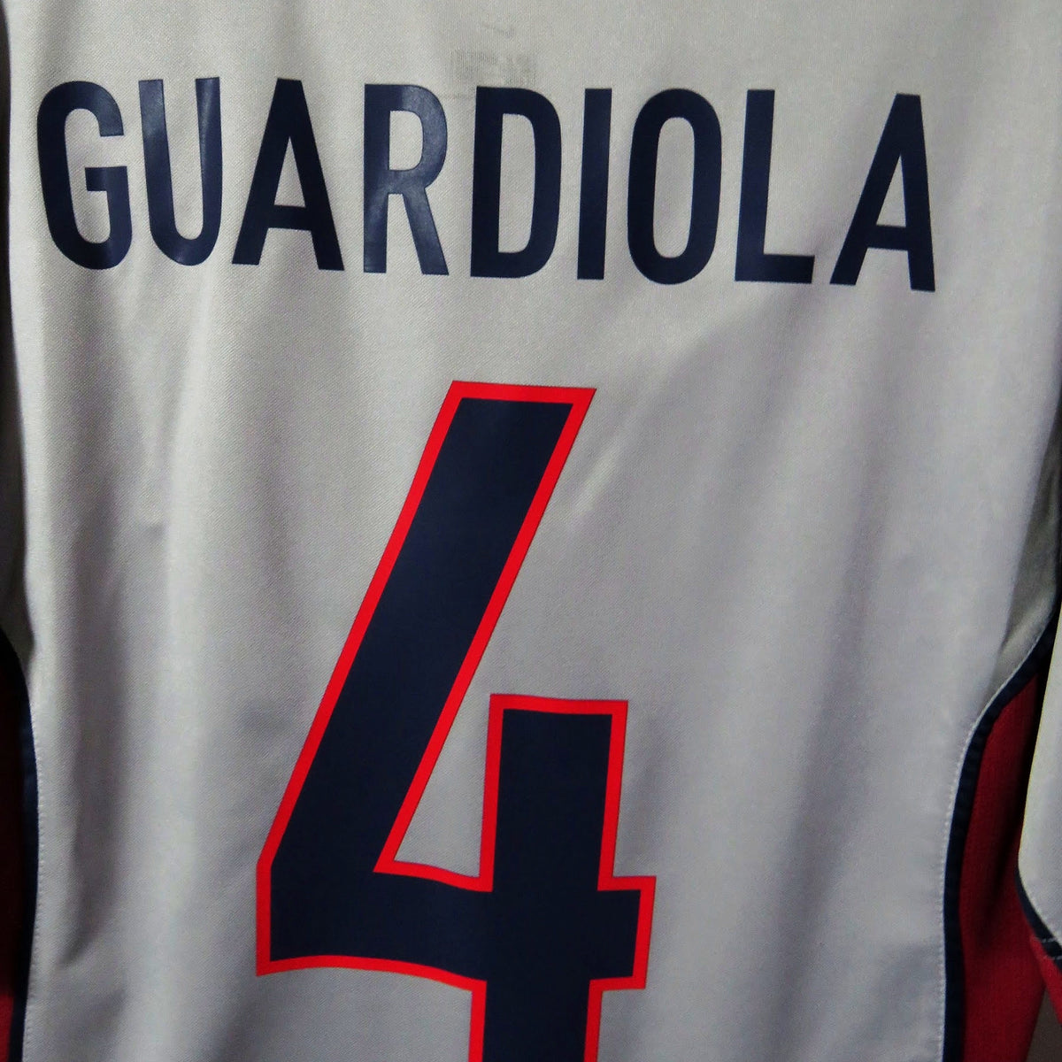 Barcelona 1999-2001 Away shirt, Guardiola 4, Nike, size M | Nostalgic Football Shirts