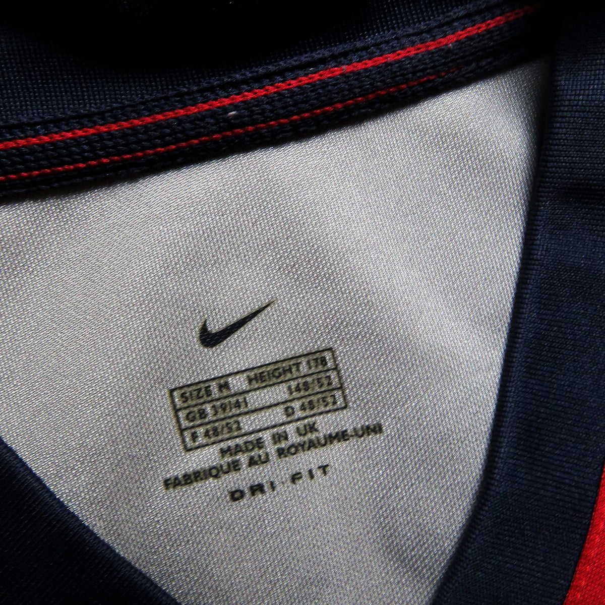 Barcelona 1999-2001 Away shirt, Guardiola 4, Nike, size M | Nostalgic Football Shirts