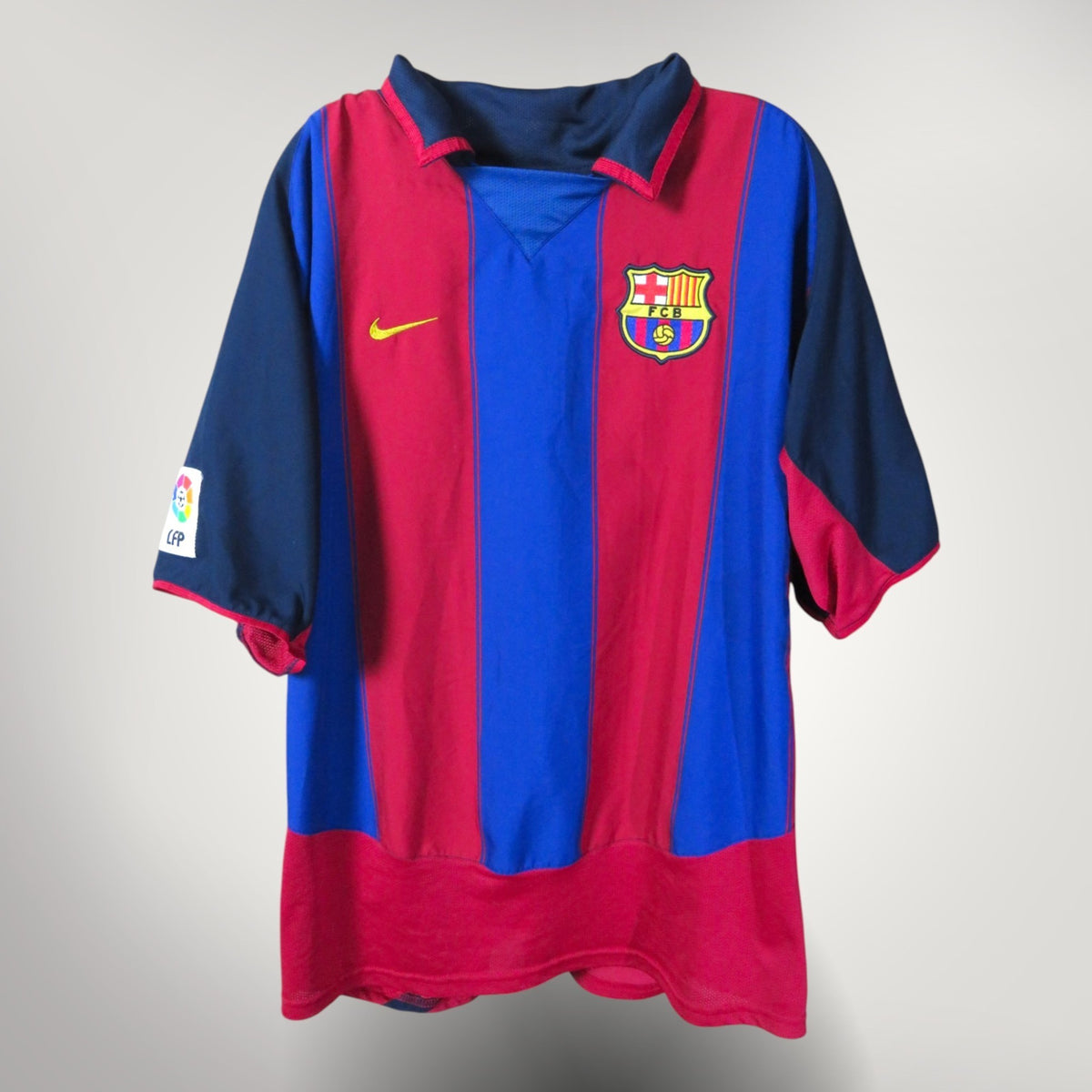 Authentic Nike Barcelona 2003-2004 Home shirt, Ronaldinho 10 on the back, size L | Nostalgic Football Shirts