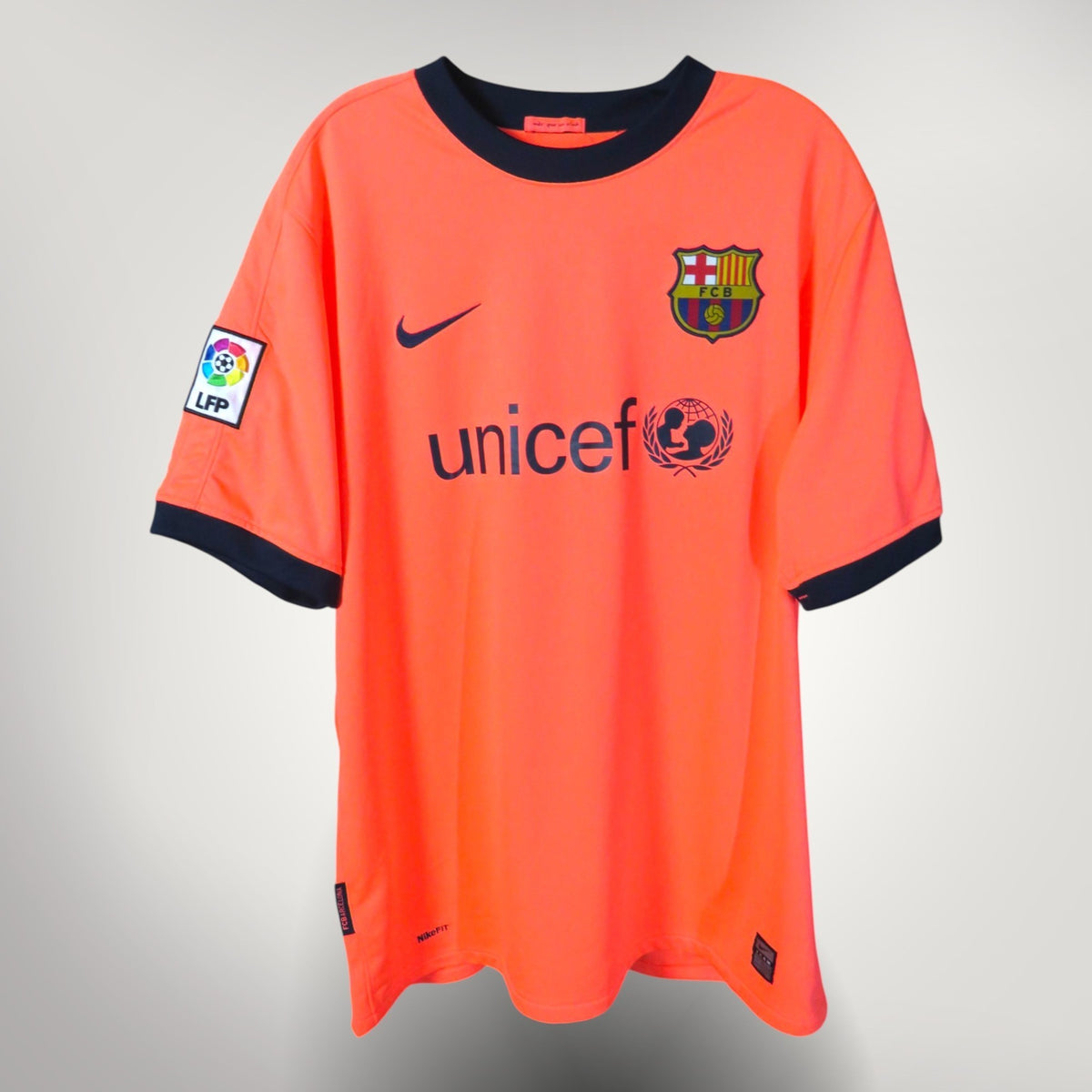 Authentic Nike Barcelona 2009-2010 Away shirt, Henry 14 on the back, size XL, product code 355020-870 | Nostalgic Football Shirts