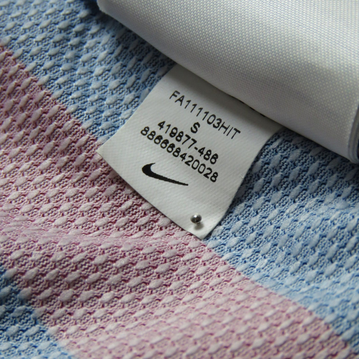 Authentic Nike Barcelona 2011-2012 Home shirt, Xavi 6 on the back, size S, product code 419877-488 | Nostalgic Football Shirts