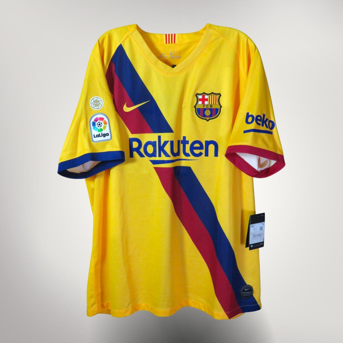 Authentic Nike Barcelona 2019-2020 Away brand new with tags shirt, De Jong 21 on the back, size XXL, product code AJ5531-728 | Nostalgic Football Shirts